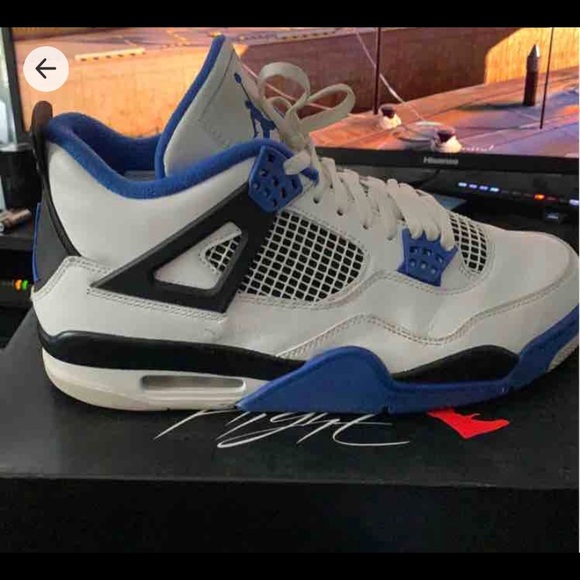 Jordan Retro 4 Motorsports - Picture 4 of 7